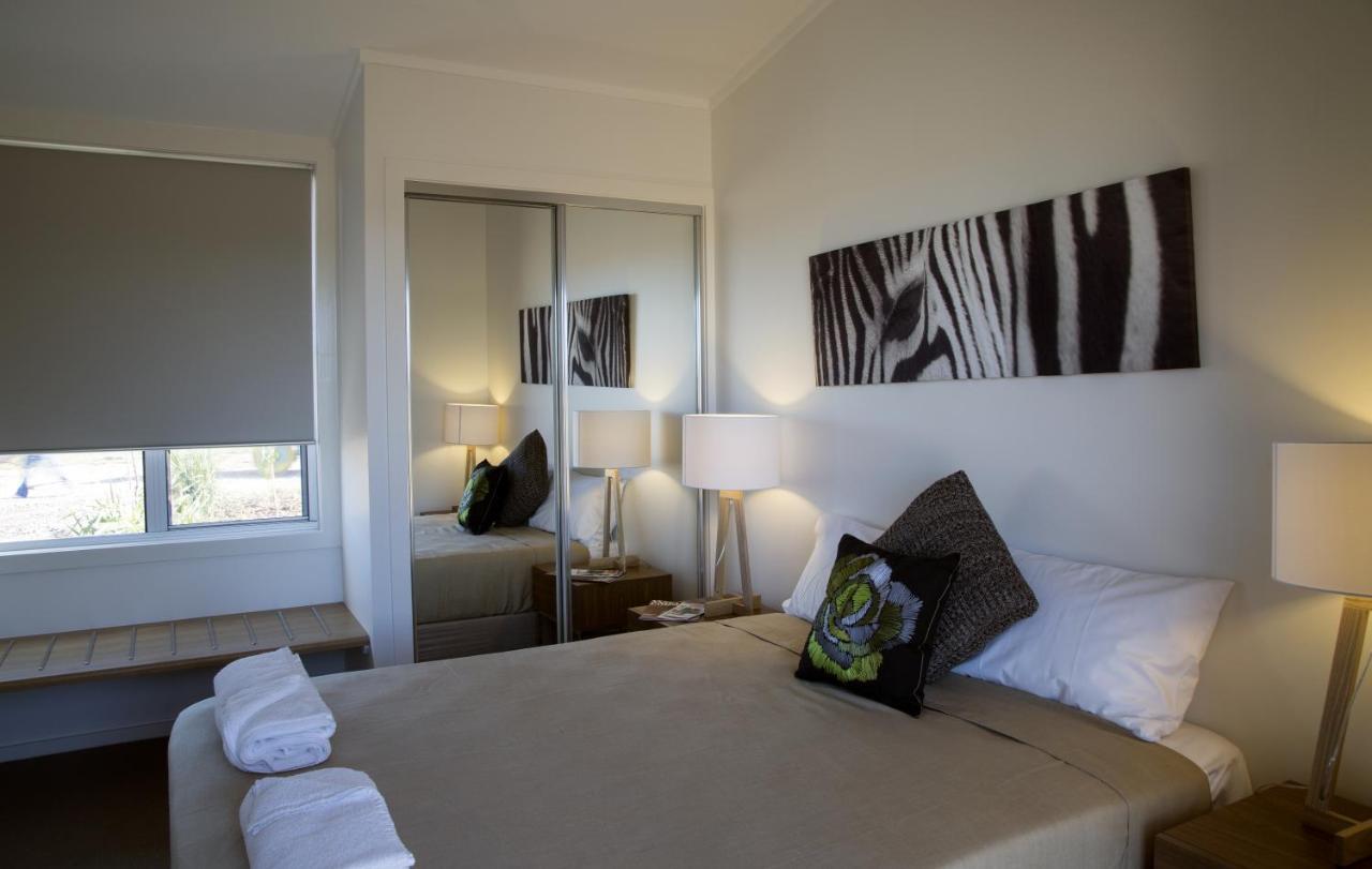 Savannah Cabins, Taronga Western Plains Zoo Dubbo Bagian luar foto