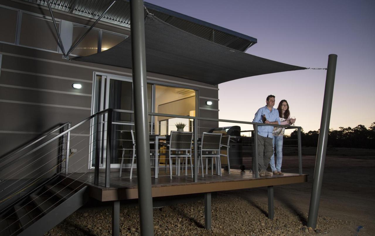 Savannah Cabins, Taronga Western Plains Zoo Dubbo Bagian luar foto